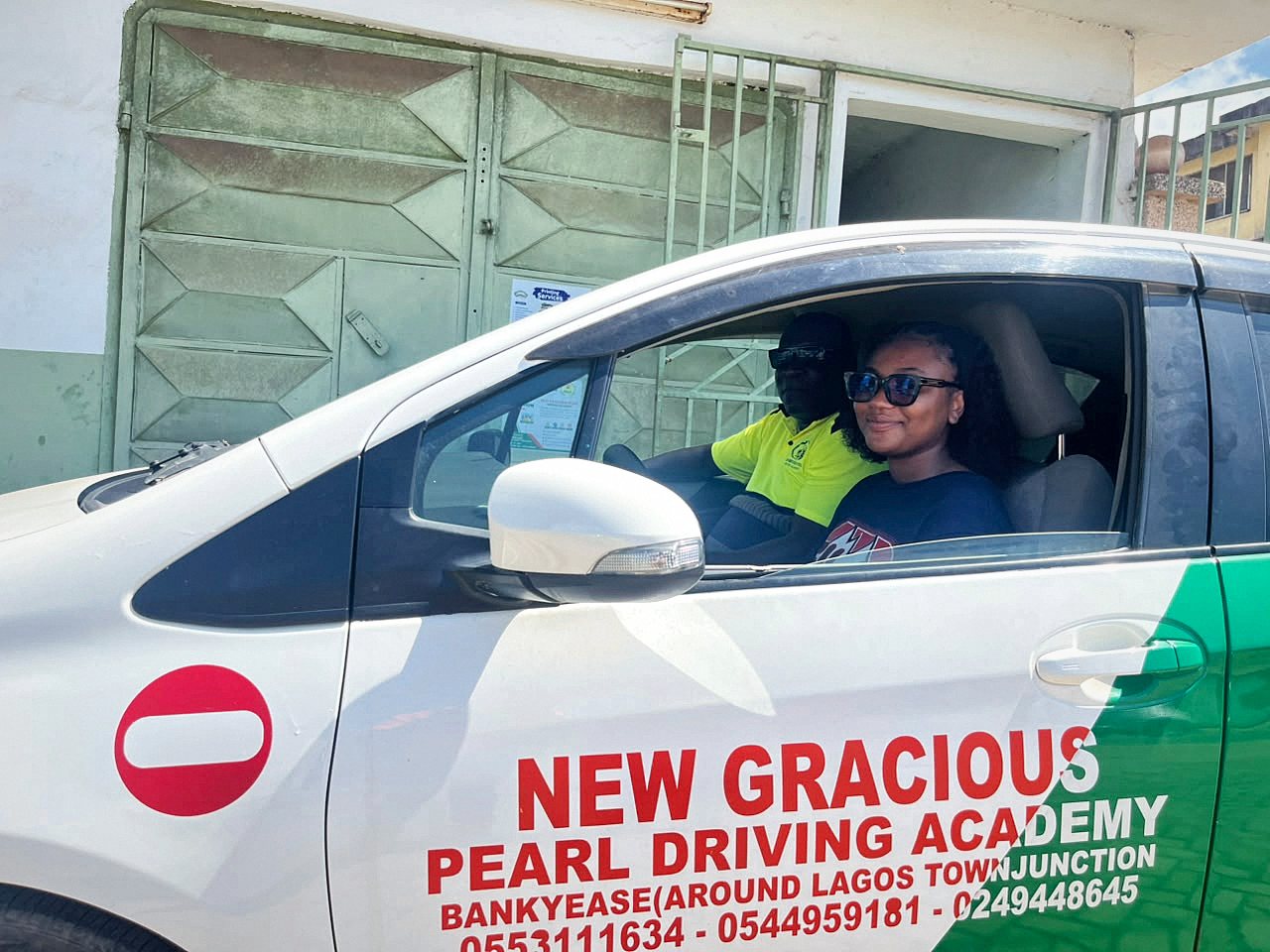Student and instructor in a Gracious Pearl training car